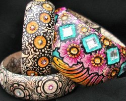 Bajidoo Art wood bindi bangles with hand painted henna designs.
